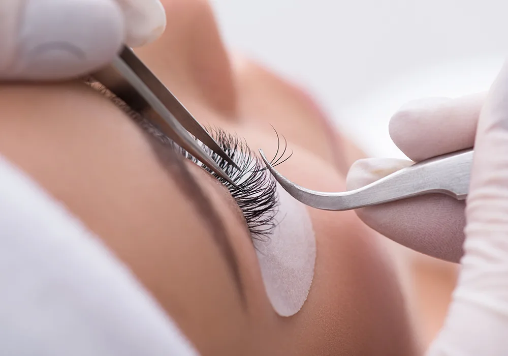 Eyelash refill in Bourbonnais
