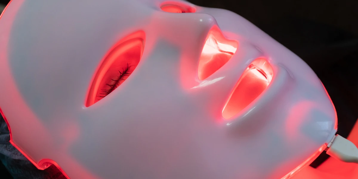 LED facial in Bourbonnais