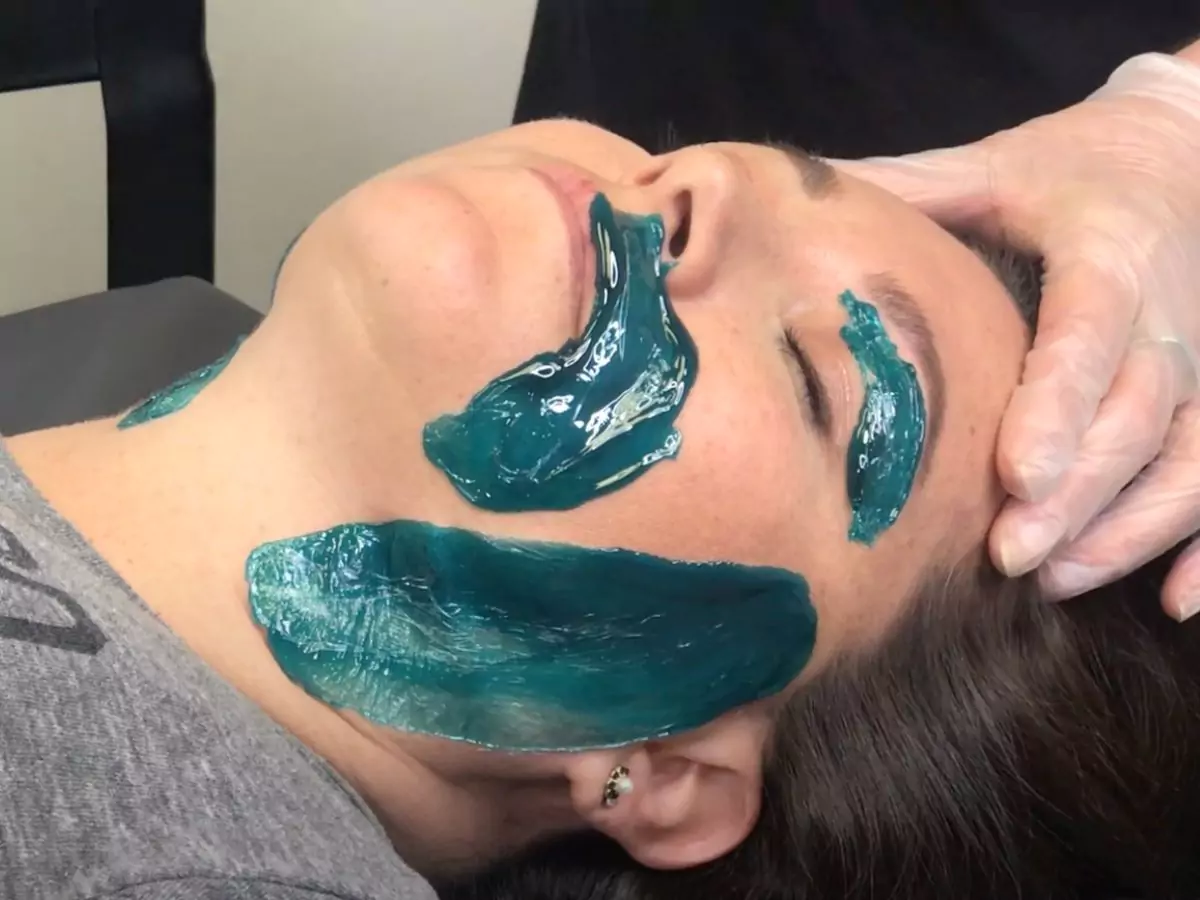 Full Face Waxing in Bourbonnais