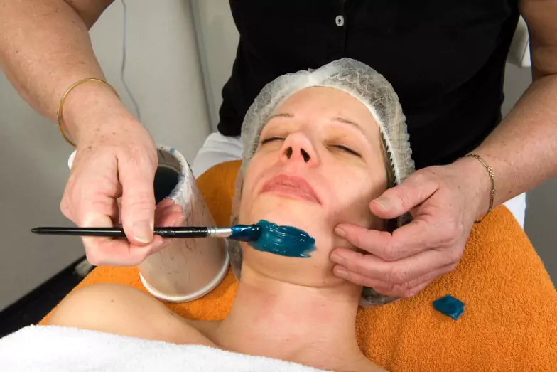 Chin Waxing in Bourbonnais