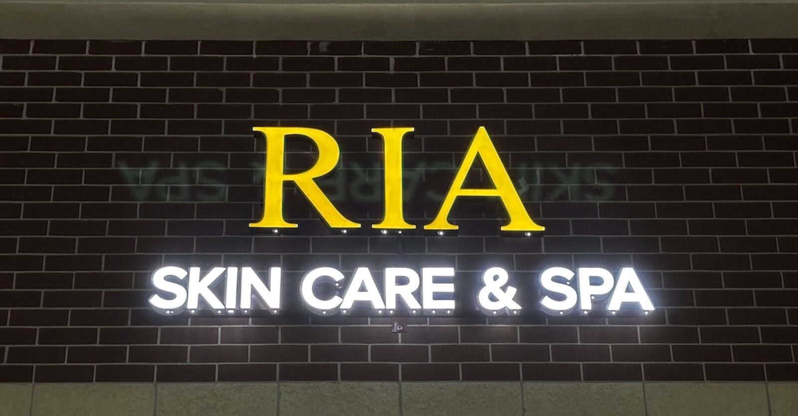 Ria Skin Care and Spa Sign Bourbonnais